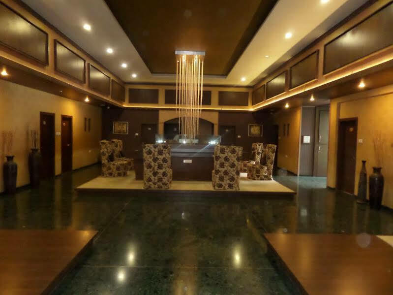 Matrix Inn Pune Eksteriør bilde
