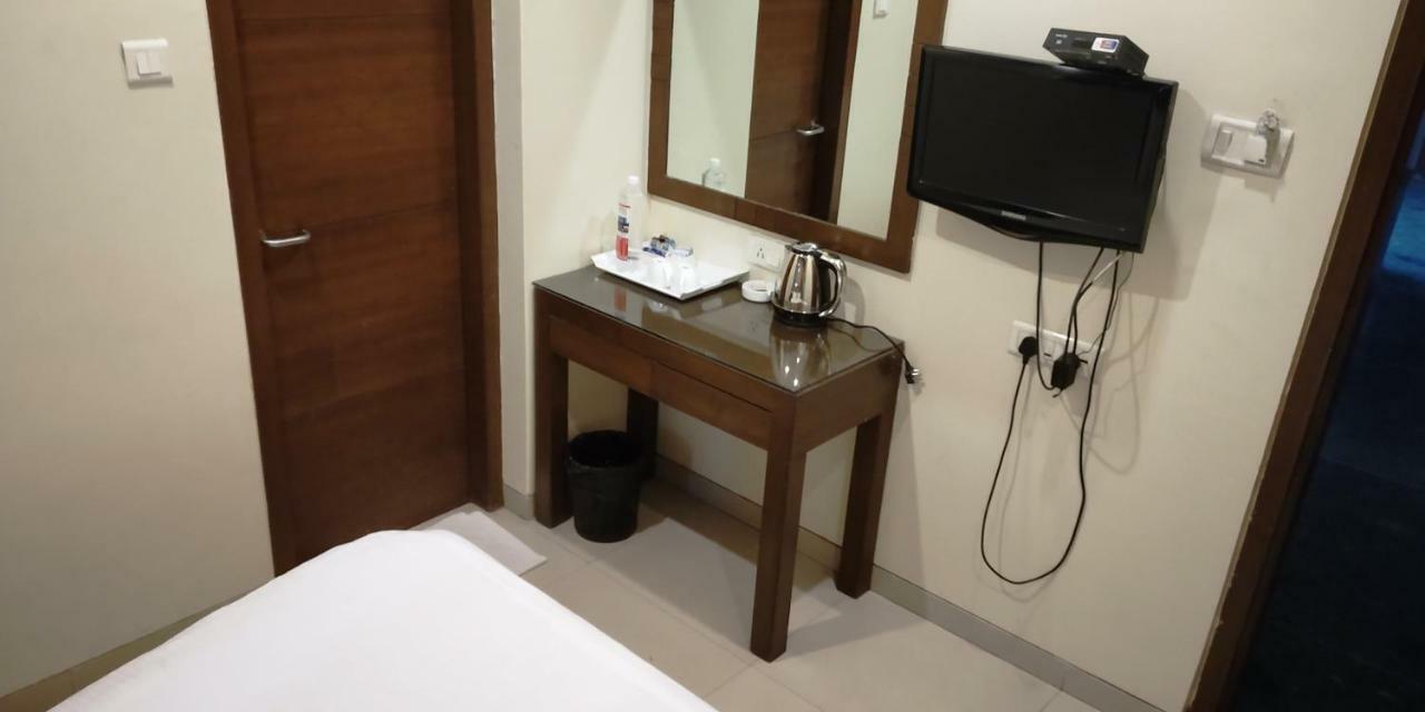 Matrix Inn Pune Eksteriør bilde
