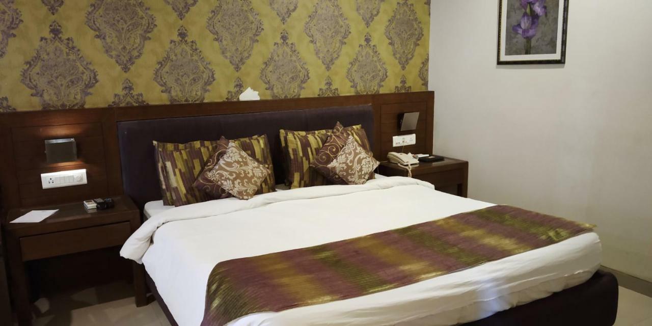 Matrix Inn Pune Eksteriør bilde