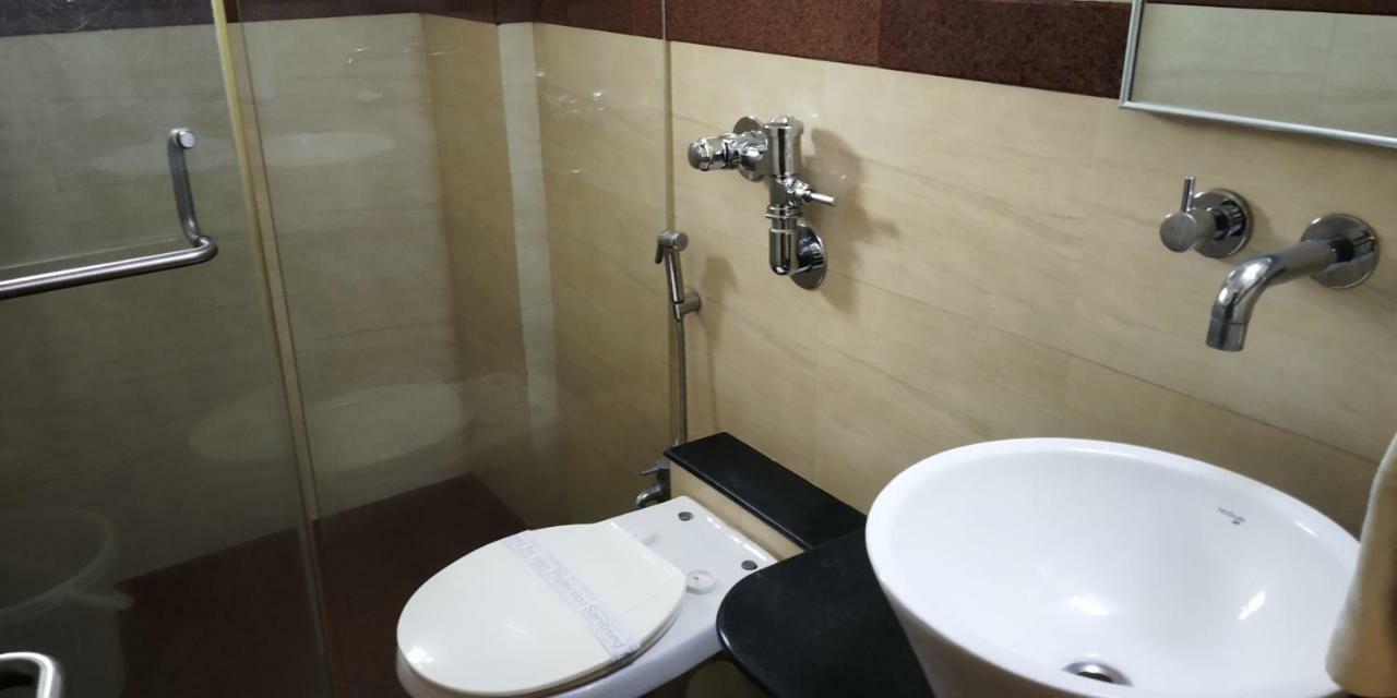 Matrix Inn Pune Eksteriør bilde