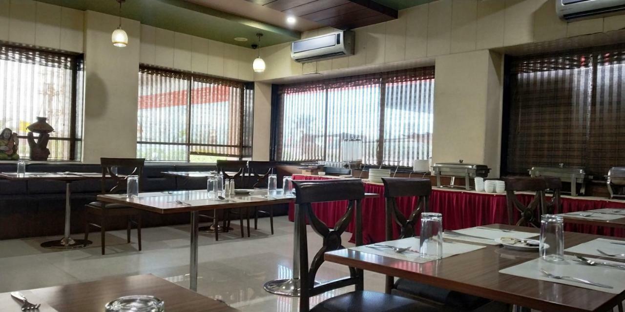 Matrix Inn Pune Eksteriør bilde