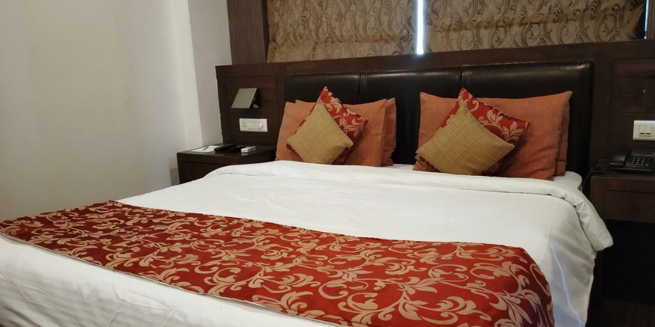 Matrix Inn Pune Eksteriør bilde